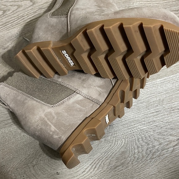 Sorel Joan Uptown Chelsea Women’s 6.5 Suede Leather Wedge Tan Ankle Boot - Picture 6 of 8